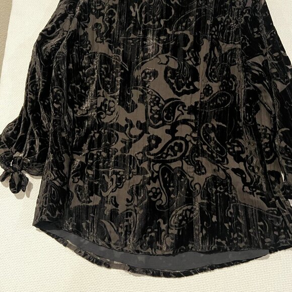 Black Burnout Velvet Peasant Top Floral Semi Sheer Fairy Whimsey Goth Size L - Picture 11 of 11